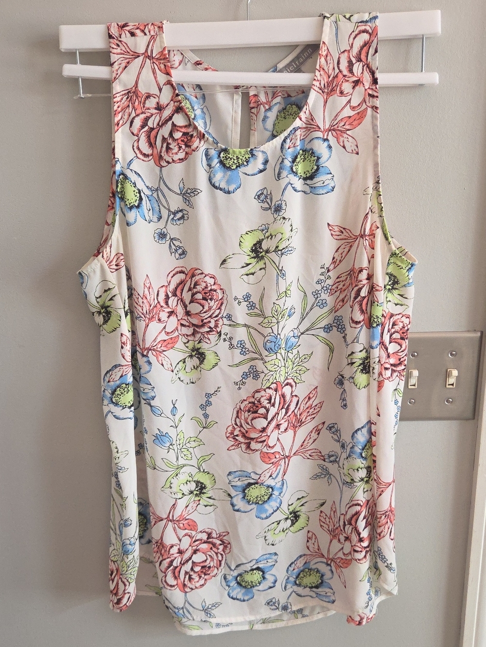 Daniel Rainn Cream Floral Sleeveless Tank with Blue, Pink & Green Flowers (Z15)
